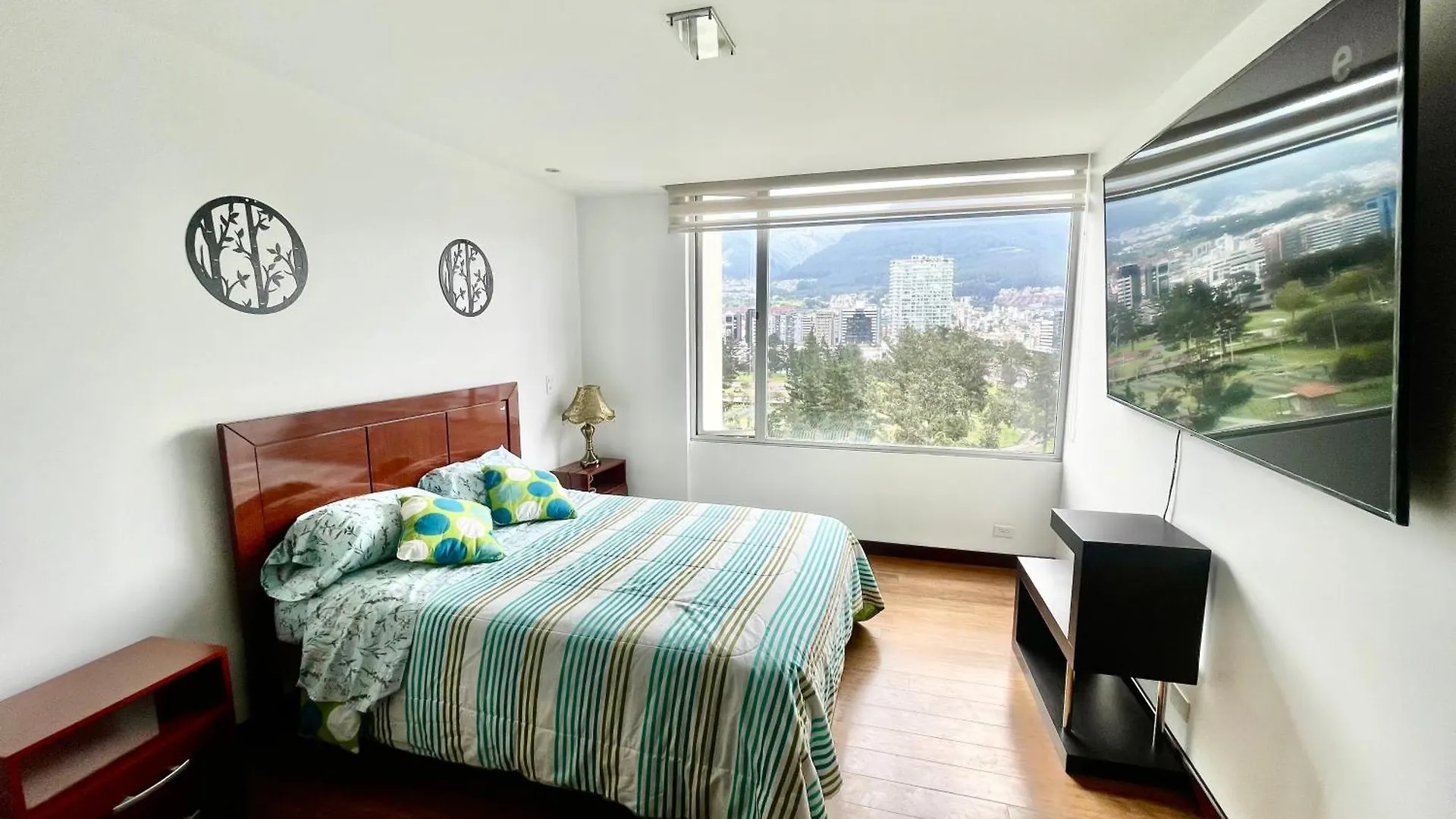 Five Stars Suites - Quito Park Apartamento