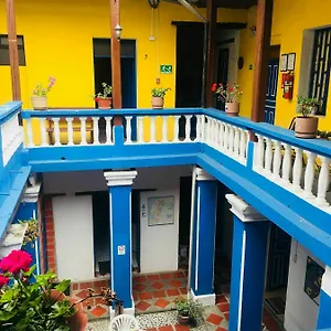 Blue Door Housing Historic Quito Hotel